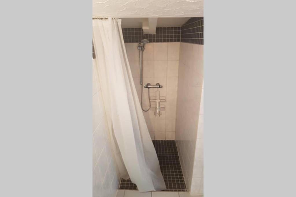 Appartement Vanille, Ferienwohnung Mit Eigenem Eingang, Wie Ein Kleines Haus Bad Salzuflen Luaran gambar