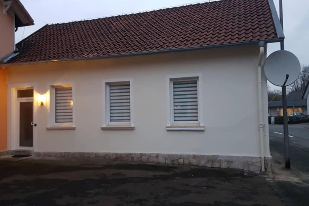 Appartement Vanille, Ferienwohnung Mit Eigenem Eingang, Wie Ein Kleines Haus Bad Salzuflen Luaran gambar