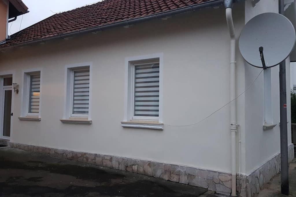 Appartement Vanille, Ferienwohnung Mit Eigenem Eingang, Wie Ein Kleines Haus Bad Salzuflen Luaran gambar